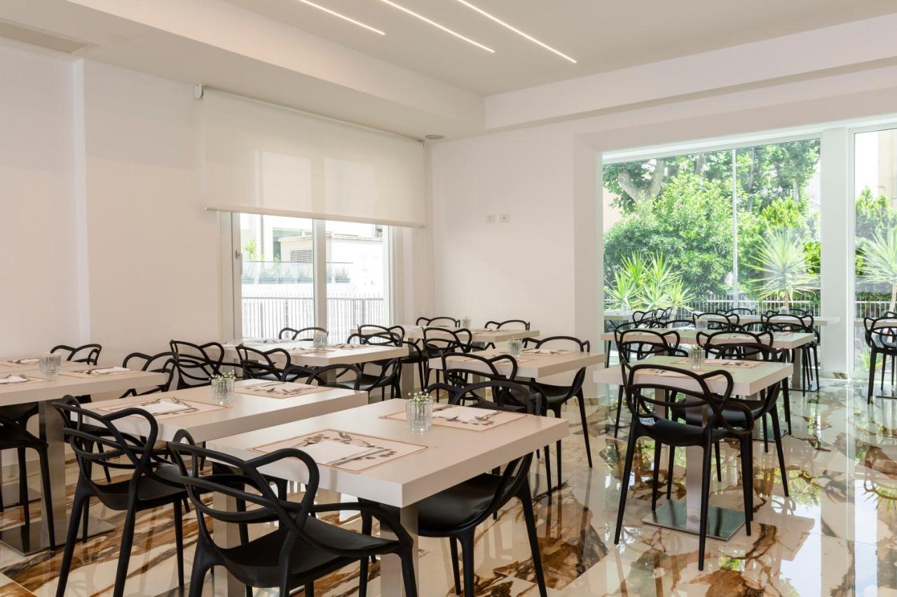 Hotel Cenisio Ρίμινι Εξωτερικό φωτογραφία