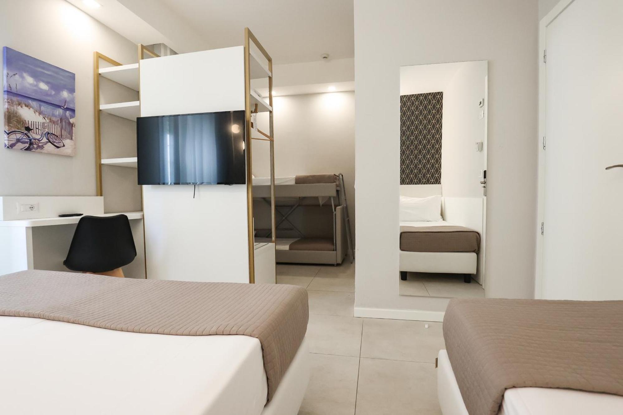 Hotel Cenisio Ρίμινι Εξωτερικό φωτογραφία