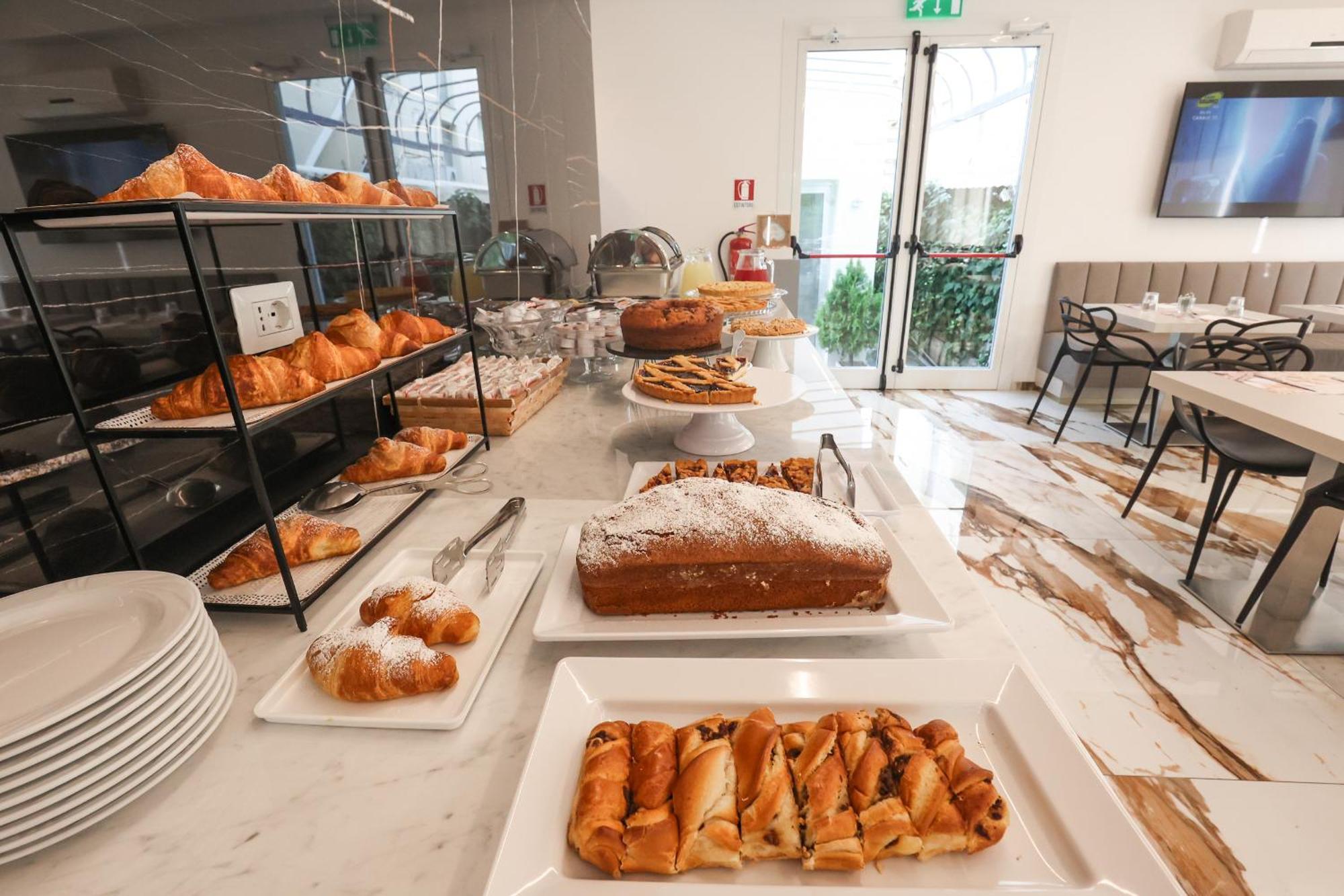 Hotel Cenisio Ρίμινι Εξωτερικό φωτογραφία