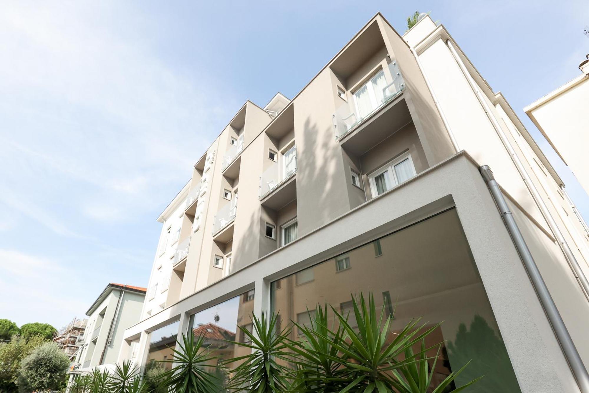 Hotel Cenisio Ρίμινι Εξωτερικό φωτογραφία
